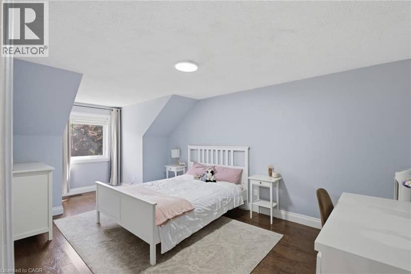 27 JOHN MARTIN Crescent — photo 27 of 40