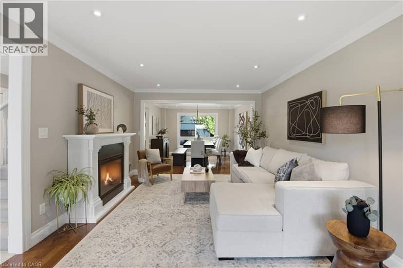 27 JOHN MARTIN Crescent — photo 7 of 40