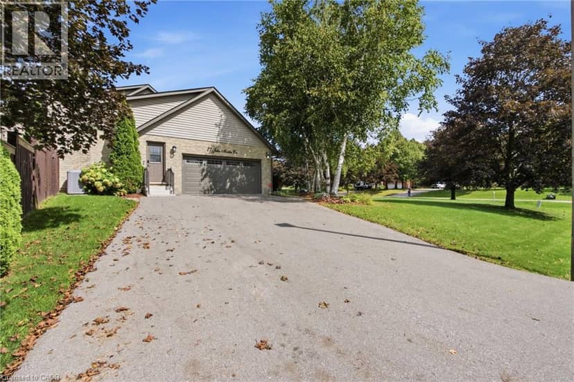 27 JOHN MARTIN Crescent — photo 34 of 40