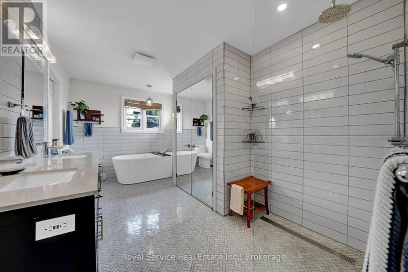 88 Simpson Avenue — photo 22 of 40