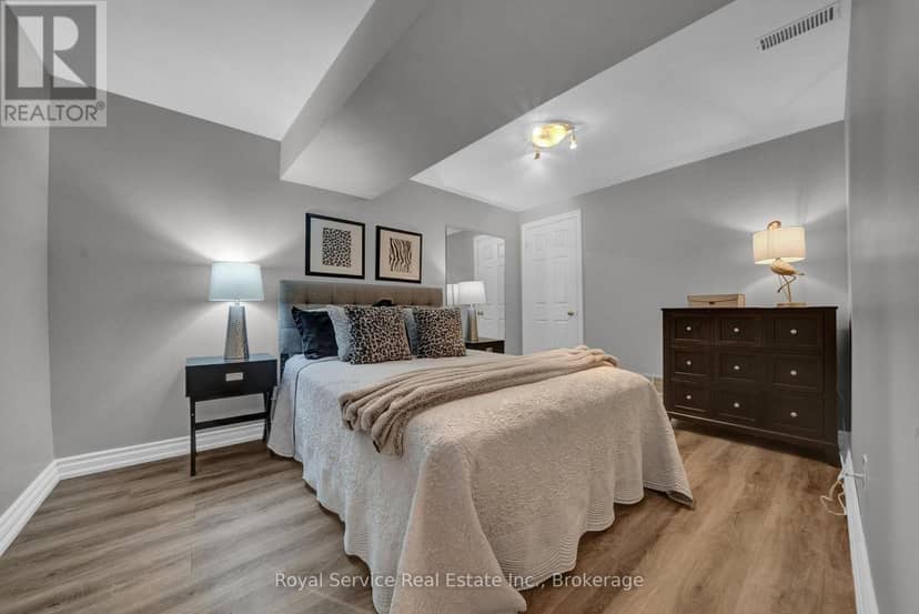88 Simpson Avenue — photo 29 of 40