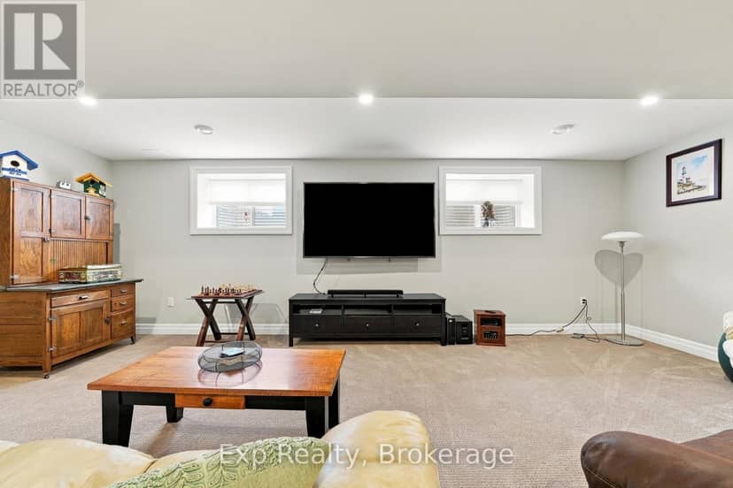 52 Gavin Crescent — photo 24 of 29