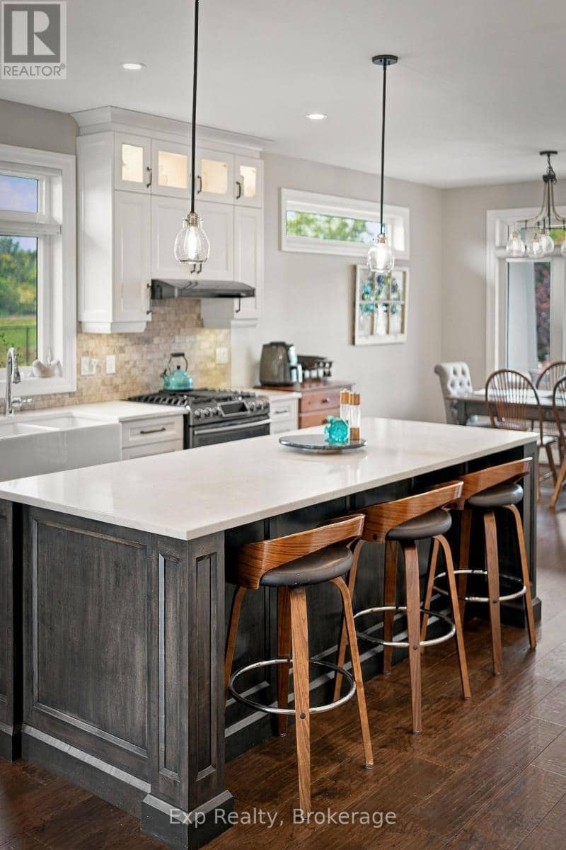 52 Gavin Crescent — photo 8 of 29