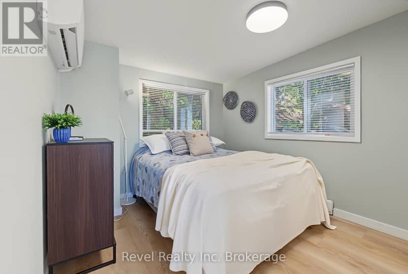 165 Viceroy Road — photo 21 of 40