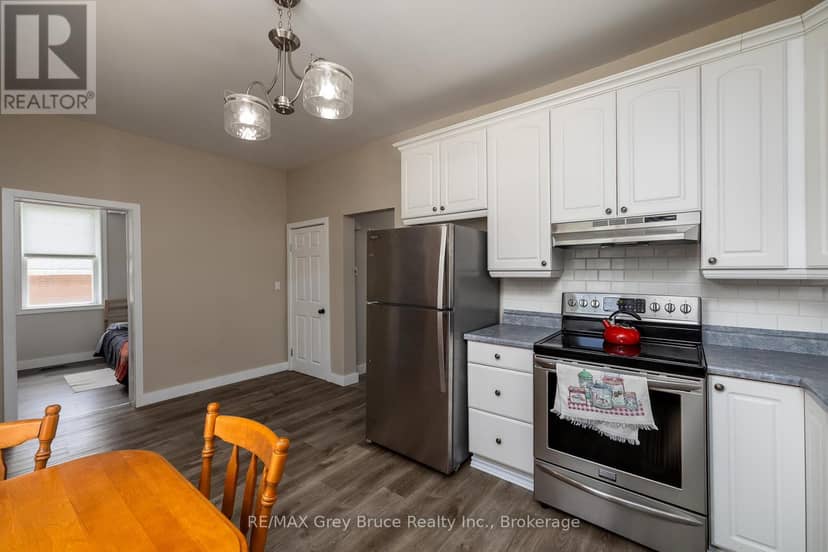 177 2nd Avenue SW — photo 9 of 40