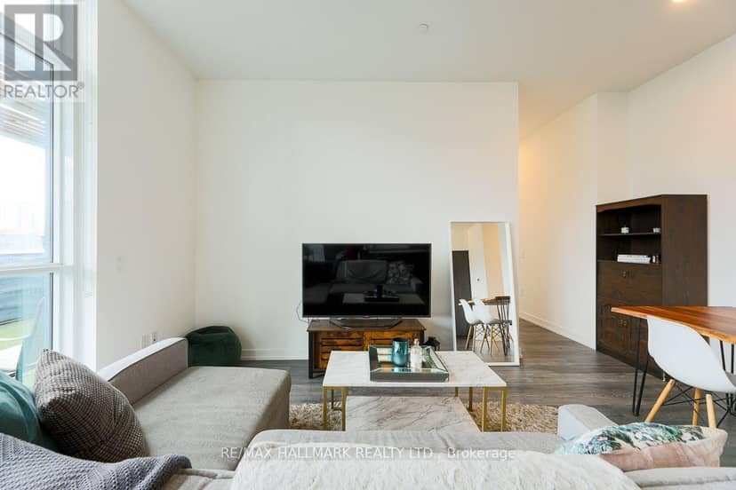 405 - 225 Sumach Street — photo 10 of 40