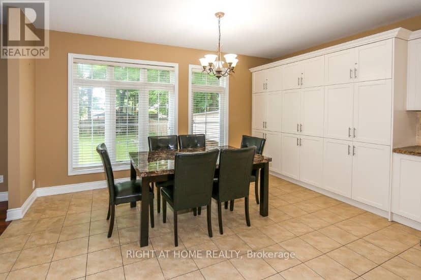 4441 Lawrence Avenue E — photo 10 of 23
