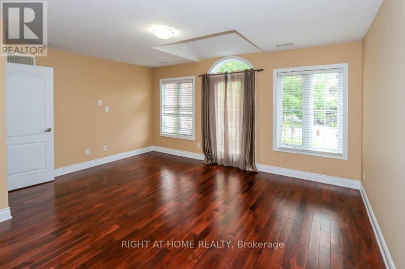 4441 Lawrence Avenue E — photo 19 of 23