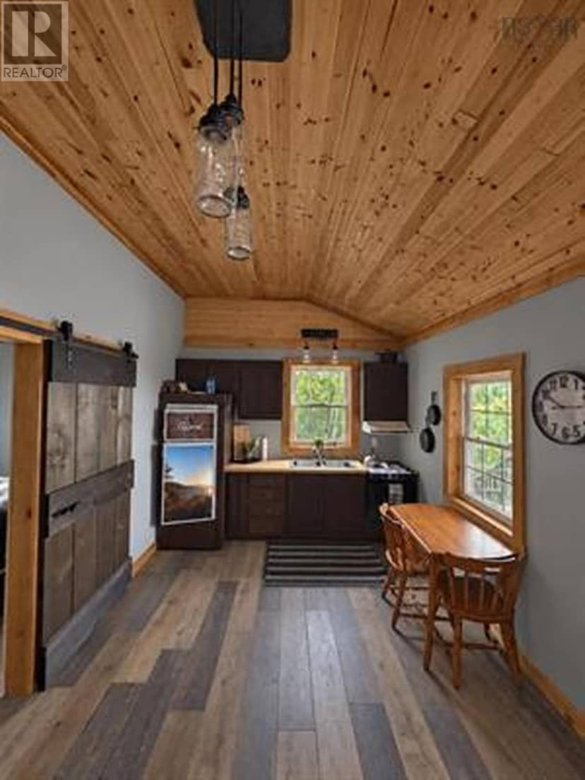 Shore Road — photo 12 of 25