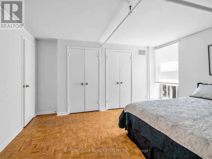 5 - 6 Bartlett Avenue W — photo 11 of 26