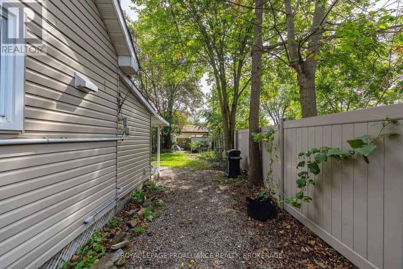 2 Dunkirk Avenue — photo 28 of 40