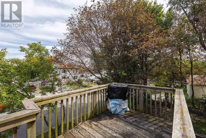2 Dunkirk Avenue — photo 32 of 40