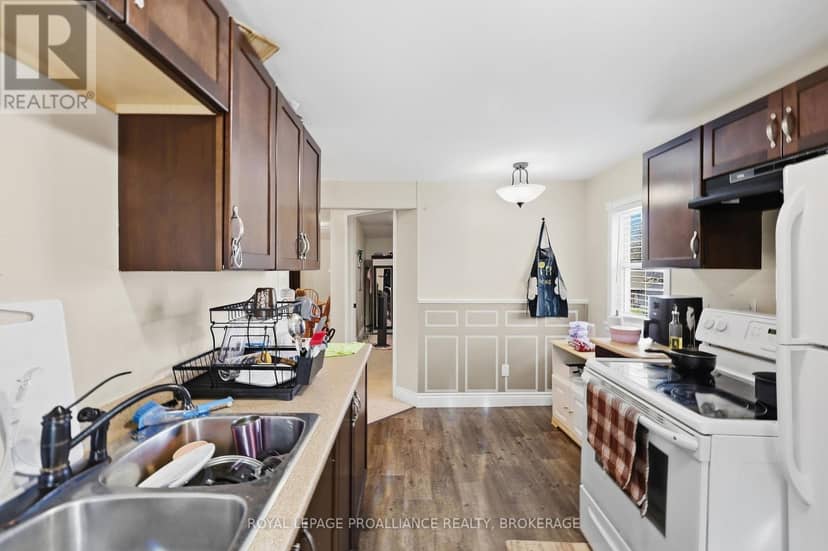 2 Dunkirk Avenue — photo 37 of 40