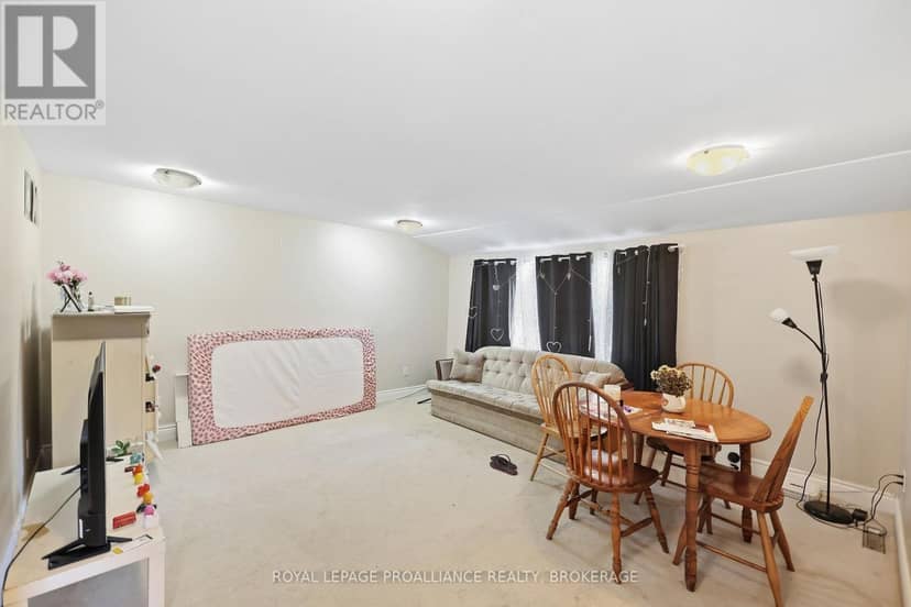 2 Dunkirk Avenue — photo 38 of 40