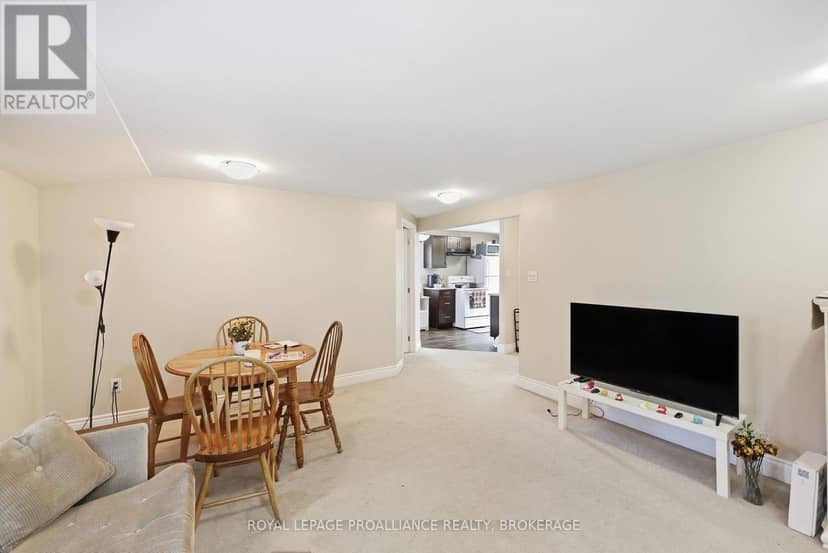 2 Dunkirk Avenue — photo 39 of 40