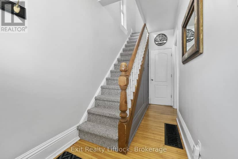21 Aylmer Street S — photo 17 of 38