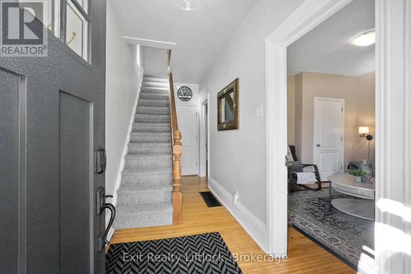 21 Aylmer Street S, Peterborough, photo 3