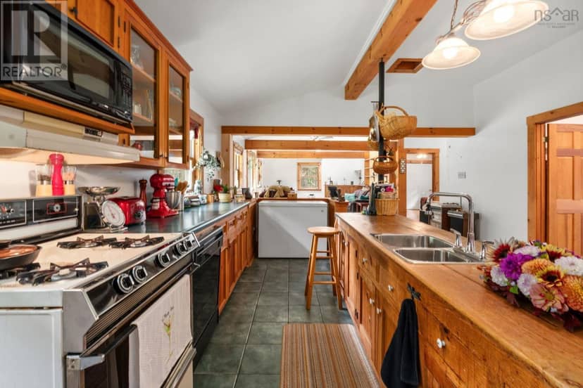 2699 Cornwall Road — photo 9 of 40