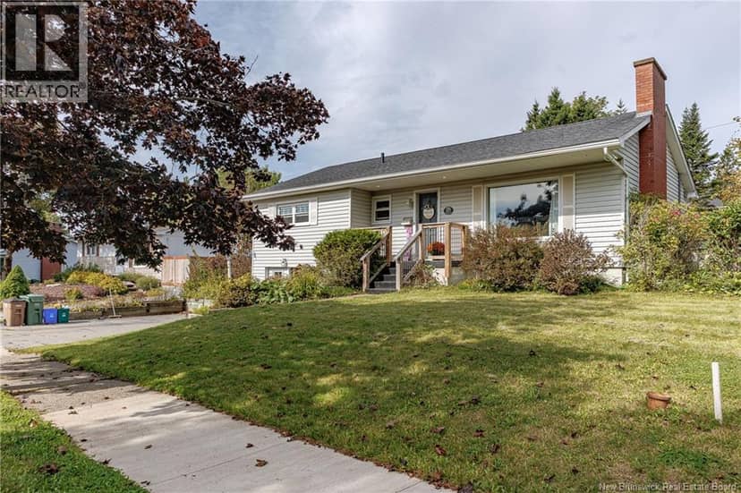 127 Greendale Crescent — photo 1 of 40