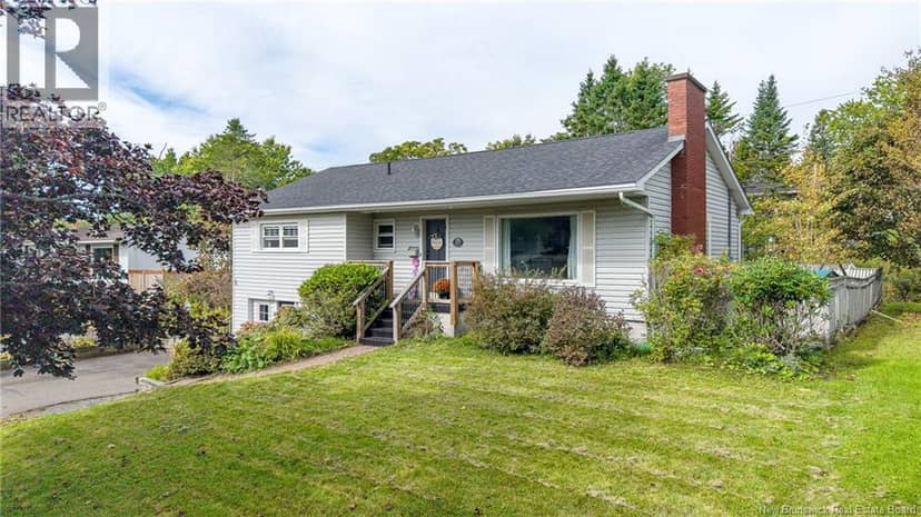 127 Greendale Crescent — photo 3 of 40
