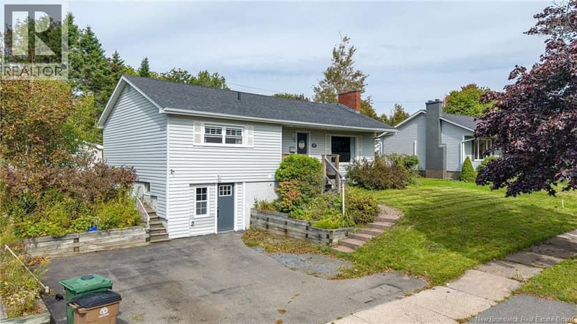 127 Greendale Crescent — photo 4 of 40