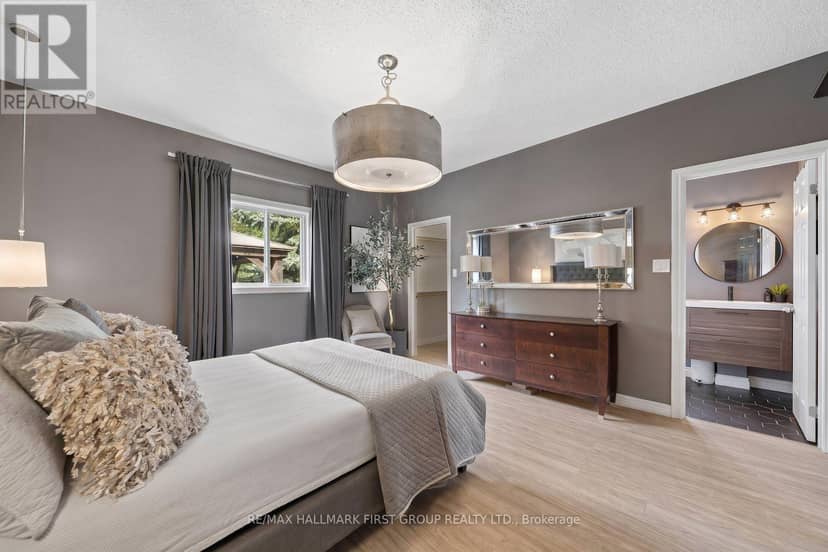 33 Deerfield Drive — photo 13 of 40