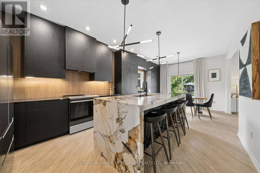 33 Deerfield Drive — photo 8 of 40