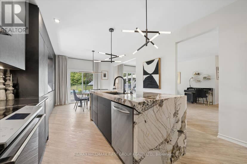 33 Deerfield Drive — photo 9 of 40