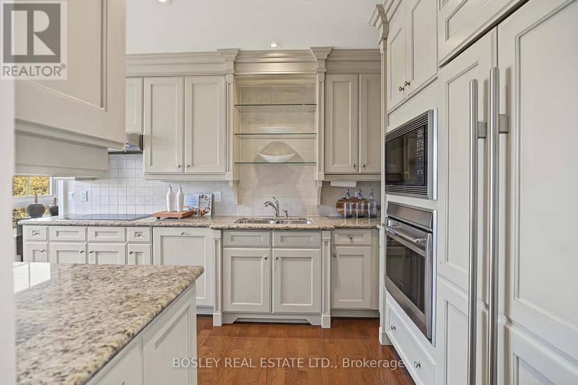 504 - 21 Burkebrook Place — photo 11 of 40