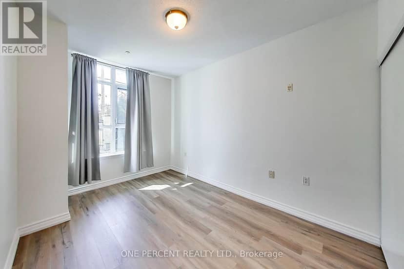 109 - 3840 Bathurst Street — photo 11 of 36