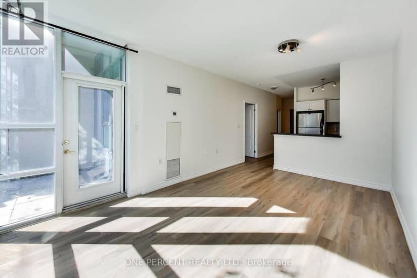 109 - 3840 Bathurst Street — photo 3 of 36