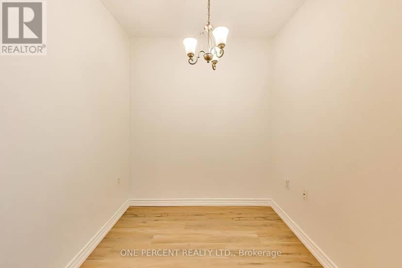 109 - 3840 Bathurst Street — photo 4 of 36