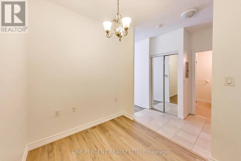 109 - 3840 Bathurst Street — photo 5 of 36