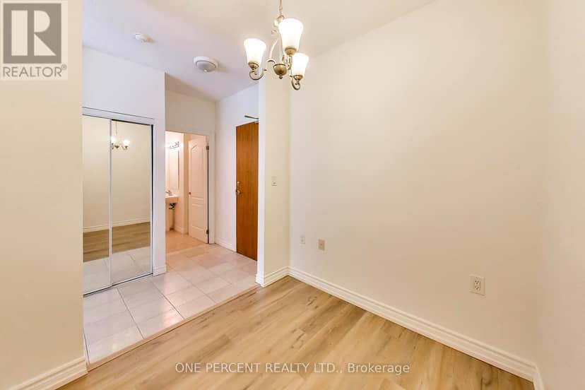 109 - 3840 Bathurst Street — photo 6 of 36