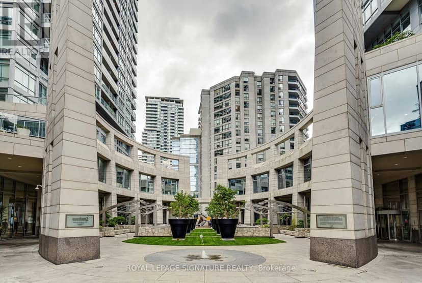 910 - 2191 Yonge Street — photo 3 of 26