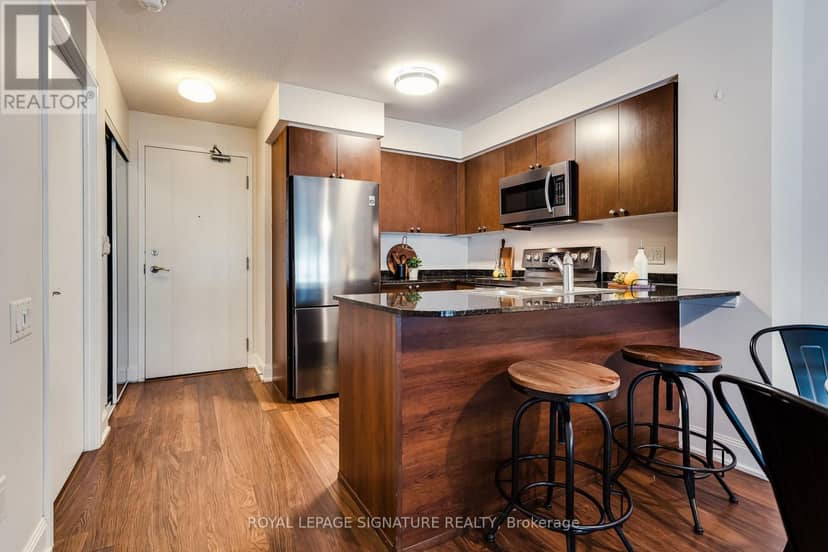 910 - 2191 Yonge Street — photo 4 of 26