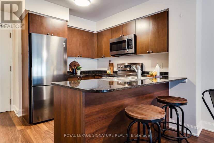 910 - 2191 Yonge Street — photo 6 of 26