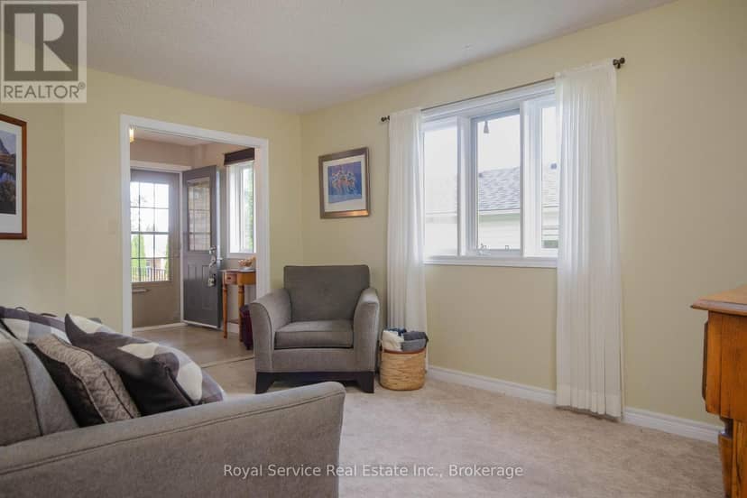 747 Greer Crescent — photo 8 of 22