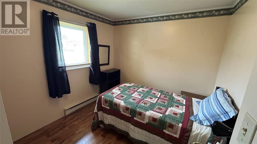 22 MacNeil Crescent — photo 17 of 26