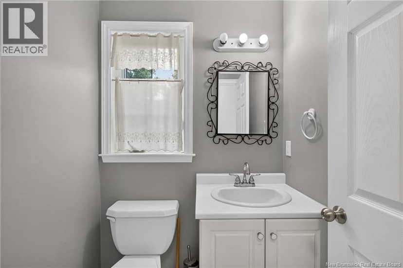 124-126 Bahama Street — photo 12 of 40