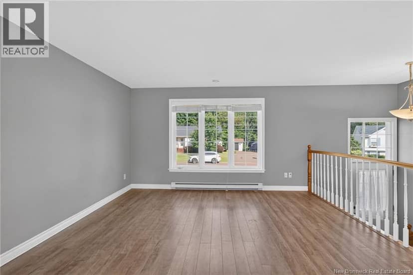 124-126 Bahama Street — photo 7 of 40