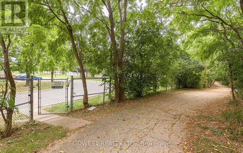 1202 - 4140 Foxwood Drive — photo 25 of 33