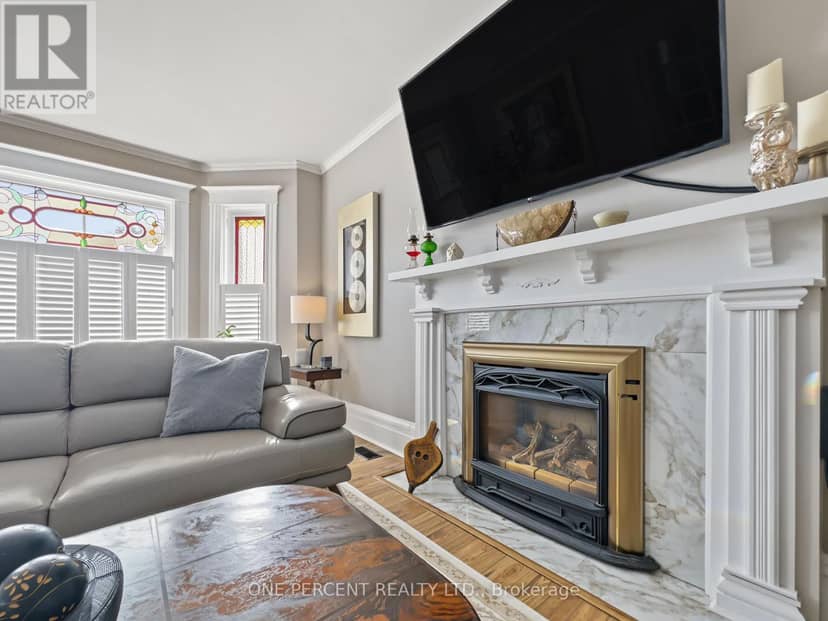 150 King Street — photo 8 of 40