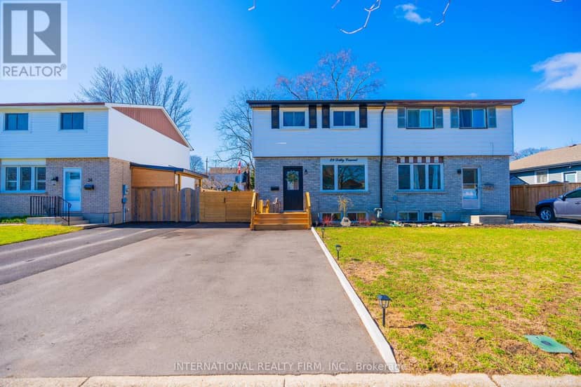 28 Debby Crescent — photo 1 of 29