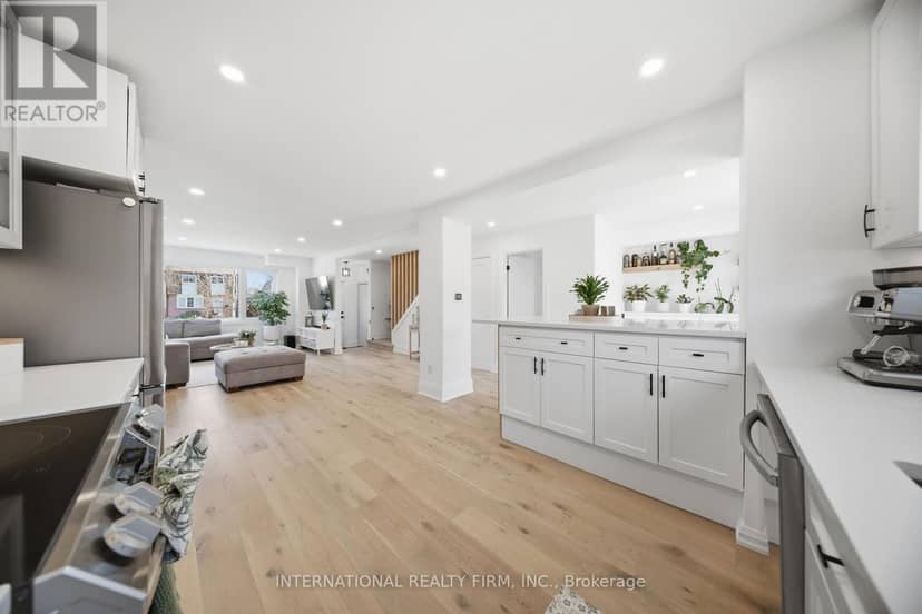 28 Debby Crescent — photo 10 of 29