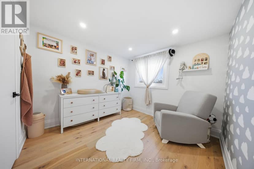 28 Debby Crescent — photo 16 of 29