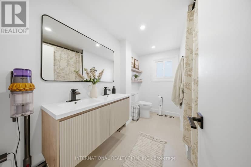28 Debby Crescent — photo 17 of 29
