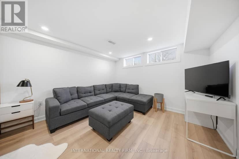 28 Debby Crescent — photo 19 of 29