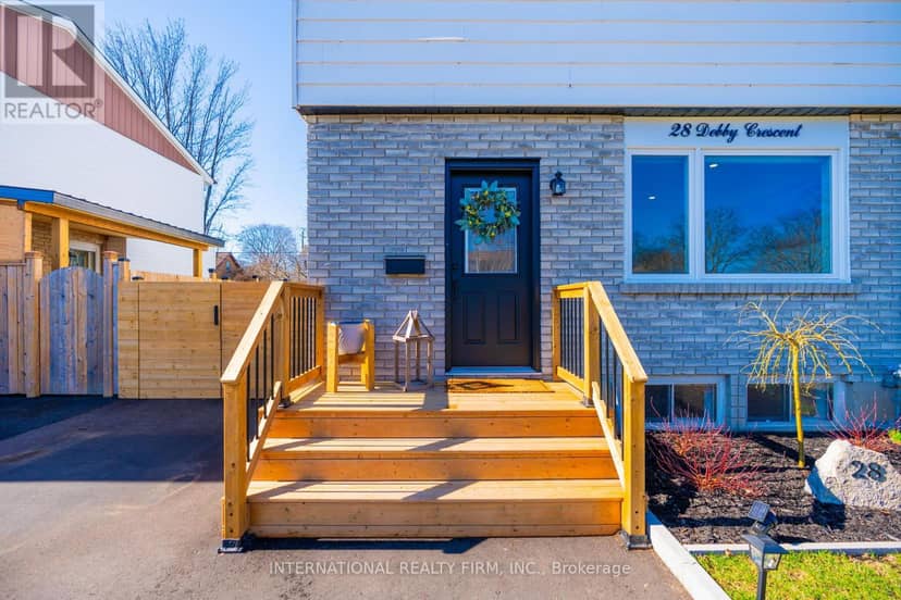 28 Debby Crescent — photo 2 of 29