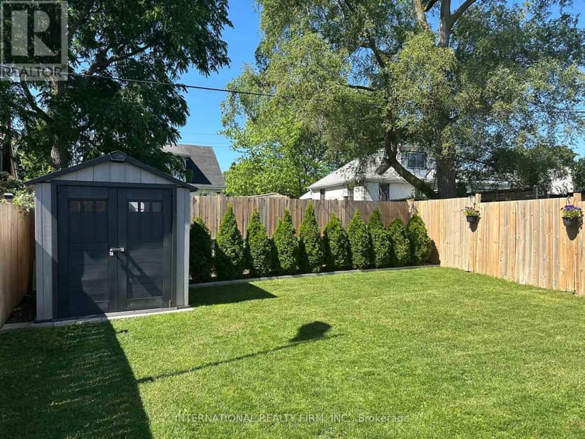 28 Debby Crescent — photo 27 of 29